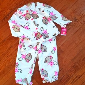 Cute 2 piece Carters fleece pajamas size 7